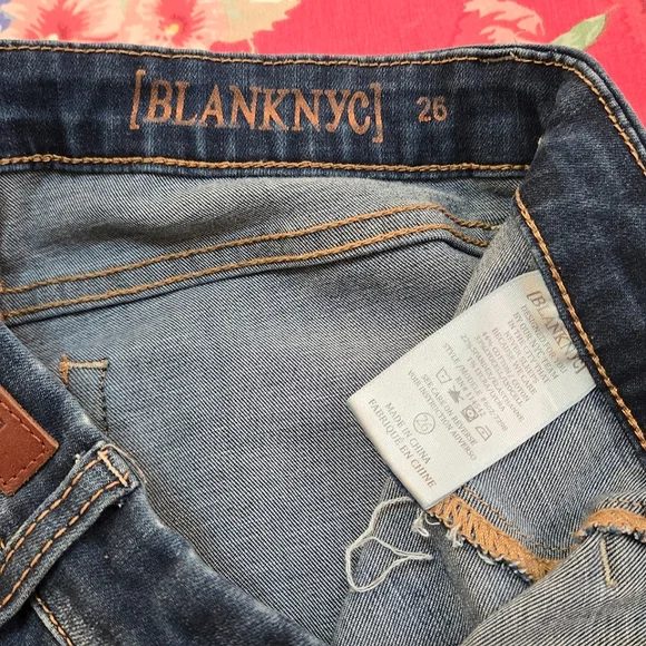 Blank NYC Low Rise Skinny Jeans Ankle Crop Length Size 26 - Picture 8 of 13